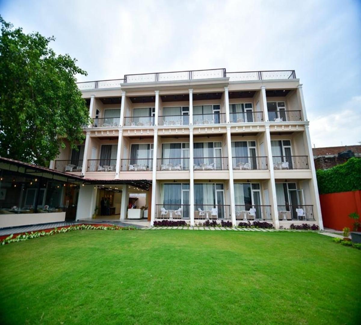 Aviral Ganga A Unit Of Amritaam Wellness Hotel 4*