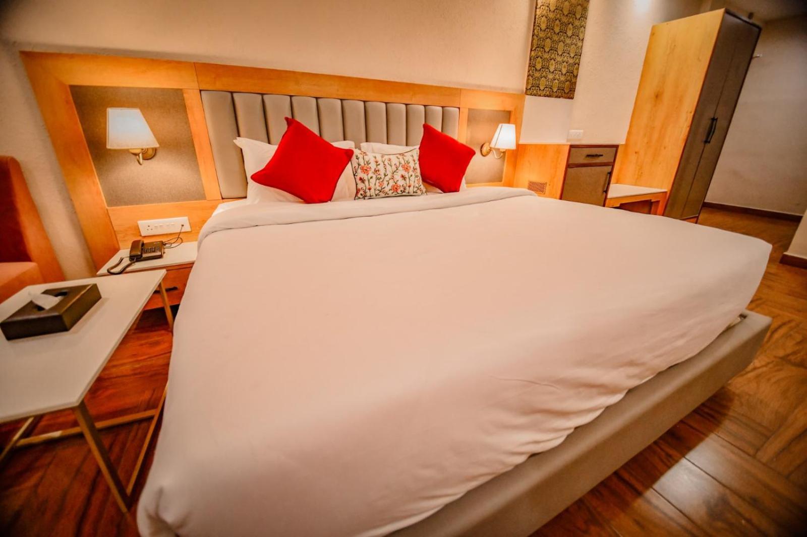 Aviral Ganga A Unit Of Amritaam Wellness 4*