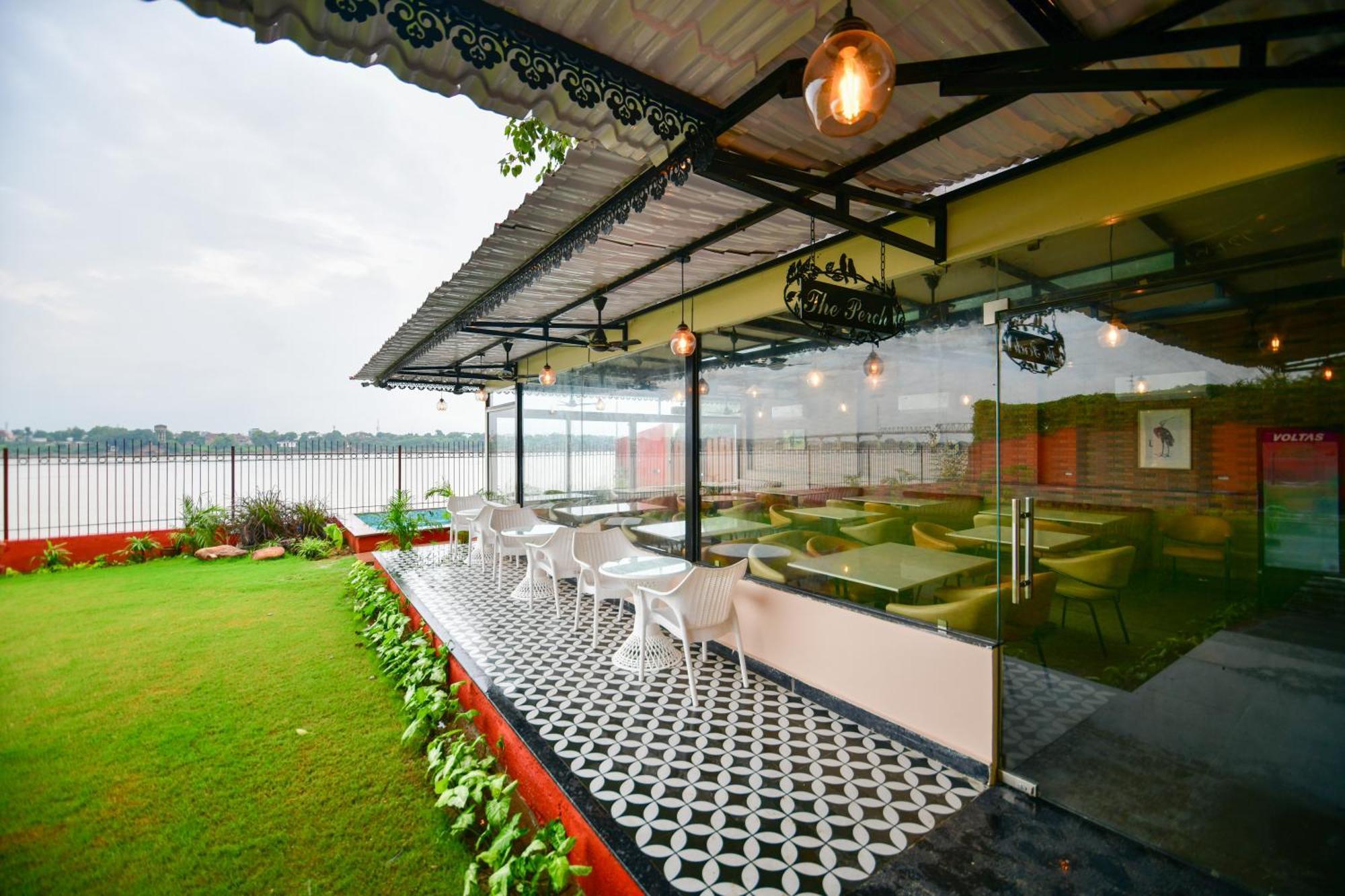 Hotel Aviral Ganga A Unit Of Amritaam Wellness